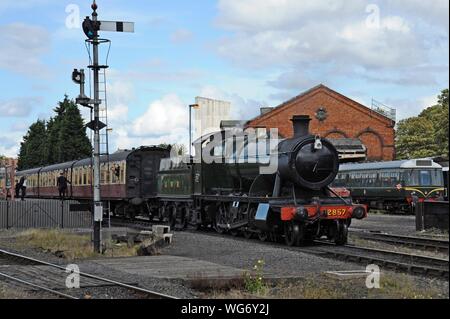 GWR merci pesanti locomotiva 2857 a Kidderminster stazione sul Severn Valley Railway, 31 agosto 2019 Foto Stock