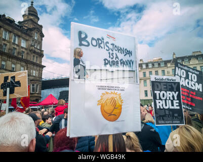 Glasgow, Scozia, Regno Unito. 31 agosto 2019: Protesta di massa a Glasgow, contro la decisione del governo britannico di chiudere il Parlamento (Westminster). Foto Stock