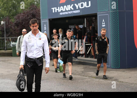 Spa, Belgio. 01 Sep, 2019. 1 settembre 2019; Spa-Francorchamps racing circuito, Stavelot, Belgio; Formula 1 Gran Premio del Belgio, il giorno della gara; Toto Wolff arriva per la gara - solo uso editoriale. Credit: Azione Plus immagini di sport/Alamy Live News Foto Stock