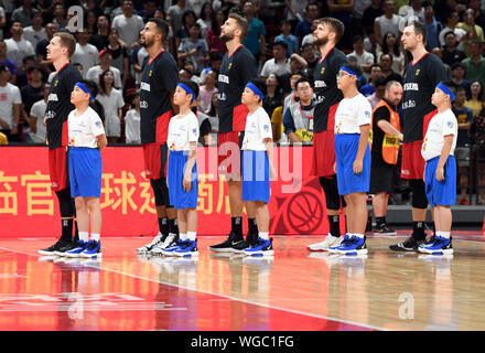 Shenzhen, Cina. 01 Sep, 2019. Basket: WM, turno preliminare, gruppo G, 1° giornata, Francia - Germania. In Germania il giocatore al inno nazionale. Credito: Swen Pförtner/dpa/Alamy Live News Foto Stock