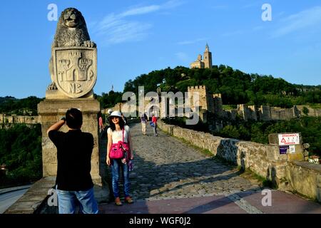 Torre di vigilanza - Tsarevets Fotress a Veliko Tarnovo - Balkan mountais - Bulgaria Foto Stock