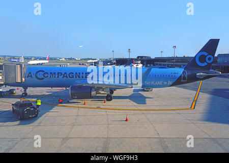 NEWARK, NJ -20 agosto 2019- vista di un Airbus A321 Neo aereo dalle boutique francese compagnia aerea La Compagnie (B0) a Newark Liberty International Airpor Foto Stock