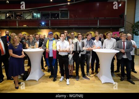 Dresden, Germania. 01 Sep, 2019. I visitatori di elezione partito della FDP Sassonia nel centro congressi. Credito: Sebastian Willnow/dpa-Zentralbild/dpa/Alamy Live News Foto Stock