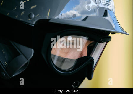 Towcester, Northamptonshire, Regno Unito. 1 settembre 2019. Ribellione Raing (CHE) membro del team durante il 2019 FIA 4 Ore di Silverstone World Endurance Championship sul circuito di Silverstone. Foto di gergo Toth / Alamy Live News Foto Stock