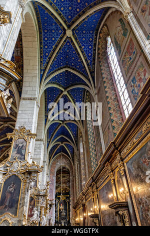 Sandomierz - cattedrale gotica basilica, interno, corridoio, vault, Polonia Foto Stock