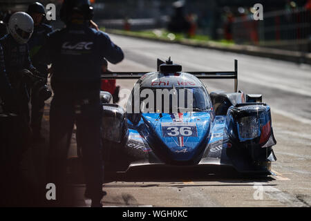 Towcester, Northamptonshire, Regno Unito. 1 settembre 2019. #36 Signatech Alpine ELF (FRA) Alpine A470 Gibson nella fossa durante il 2019 FIA 4 Ore di Silverstone World Endurance Championship sul circuito di Silverstone. Foto di gergo Toth / Alamy Live News Foto Stock