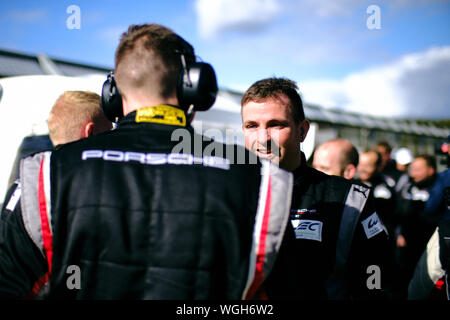 Towcester, Northamptonshire, Regno Unito. 1 settembre 2019. Porsche GT Team (DEU) celebra durante il 2019 FIA 4 Ore di Silverstone World Endurance Championship sul circuito di Silverstone. Foto di gergo Toth / Alamy Live News Foto Stock