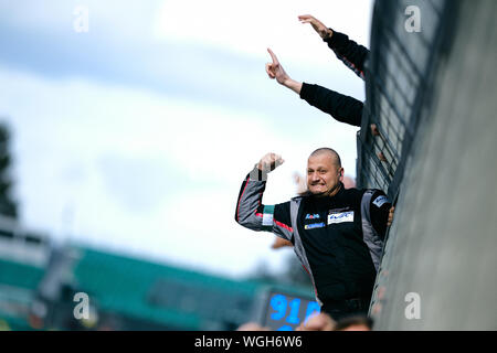 Towcester, Northamptonshire, Regno Unito. 1 settembre 2019. Porsche GT Team (DEU) celebra durante il 2019 FIA 4 Ore di Silverstone World Endurance Championship sul circuito di Silverstone. Foto di gergo Toth / Alamy Live News Foto Stock