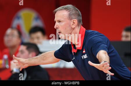 Shenzhen, Cina. 01 Sep, 2019. Basket: WM, turno preliminare, gruppo G, 1° giornata, Francia - Germania. Francia allenatore Vincent Collet sta dando istruzioni. Credito: Swen Pförtner/dpa/Alamy Live News Foto Stock