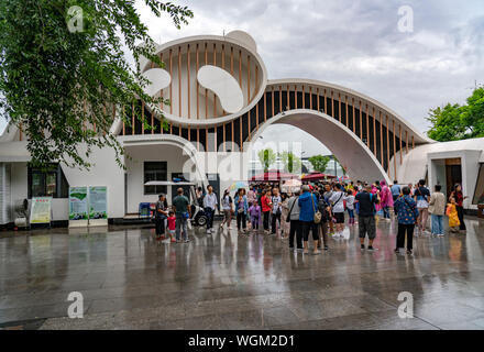 Chengdu, Cina - 5 Agosto 2019: Ingresso Alla Base Changdu Panda. Foto Stock