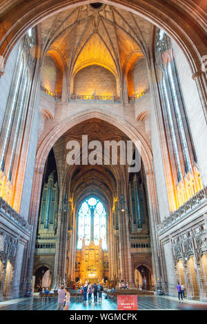 Interno navata centrale di Liverpool Cathedral, St James's Mount, Liverpool, Merseyside England, Regno Unito Foto Stock