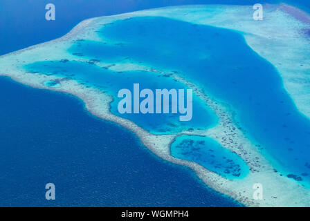 Le barriere coralline dal cielo, isole Maldive Foto Stock