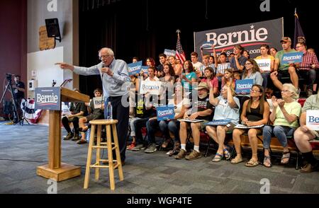 Raymond, New Hampshire, Stati Uniti d'America. 01 Sep, 2019. Il senatore BERNIE SANDERS (I-VT) tiene un municipio e ice cream social presso Raymond High School. Credito: Brian Cahn/ZUMA filo/Alamy Live News Foto Stock