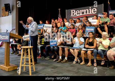 Raymond, New Hampshire, Stati Uniti d'America. 01 Sep, 2019. Il senatore BERNIE SANDERS (I-VT) tiene un municipio e ice cream social presso Raymond High School. Credito: Brian Cahn/ZUMA filo/Alamy Live News Foto Stock