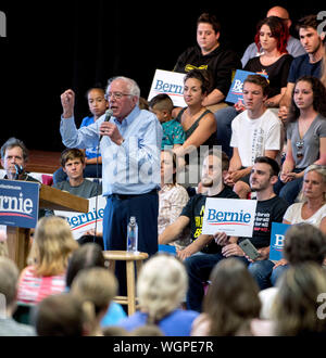 Raymond, New Hampshire, Stati Uniti d'America. 01 Sep, 2019. Il senatore BERNIE SANDERS (I-VT) tiene un municipio e ice cream social presso Raymond High School. Credito: Brian Cahn/ZUMA filo/Alamy Live News Foto Stock