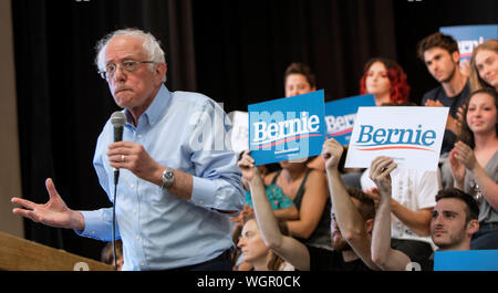 Raymond, New Hampshire, Stati Uniti d'America. 01 Sep, 2019. Il senatore BERNIE SANDERS (I-VT) tiene un municipio e ice cream social presso Raymond High School. Credito: Brian Cahn/ZUMA filo/Alamy Live News Foto Stock