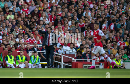 Londra, Regno Unito. 1 Sep, 2019. Arsenal's head coach Unai Emery gesti durante la Premier League inglese North London Derby match tra di Arsenal e Tottenham Hotspur all'Emirates Stadium di Londra, Gran Bretagna il 7 settembre 1, 2019. Credito: Han Yan/Xinhua/Alamy Live News Foto Stock