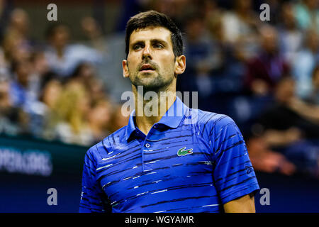 New York, Stati Uniti d'America. 01 Sep, 2019. Novak Djokovic di Serbia reagisce durante la sua partita contro Stan Wawrinka della Svizzera nel terzo turno del Arthur Ashe Stadium dell'USTA Billie Jean King National Tennis Center su 01 Settembre 2019 a New York City. Credit: Indipendente Agenzia fotografica/Alamy Live News Foto Stock