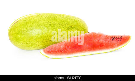 Oblungo lungo succosa anguria su uno sfondo bianco, isolare, ibrido Foto Stock