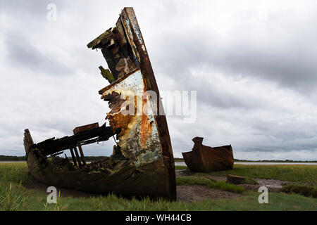 Fotografia di © Jamie Callister. Fleetwood cimitero in barca sul fiume Wyre, Fleetwood, a nord di Blackpool, Lancashire, Inghilterra, 28 Agosto, 2019. Foto Stock