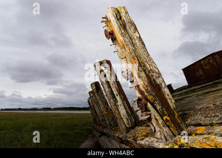 Fotografia di © Jamie Callister. Fleetwood cimitero in barca sul fiume Wyre, Fleetwood, a nord di Blackpool, Lancashire, Inghilterra, 28 Agosto, 2019. Foto Stock