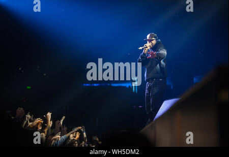 Mosca-13 Novembre,2015: concerto di rap hip hop band Wu-Tang Clan.Clifford Smith aka Method Man performing live set sul palco nello spazio night club Foto Stock