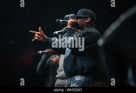 Mosca-13 Novembre,2015: concerto di rap hip hop band Wu-Tang Clan. Metodo uomo, Raekwon, Inspectah Deck, U-dio, Masta Killa performing live set sul palco nello spazio night club Foto Stock