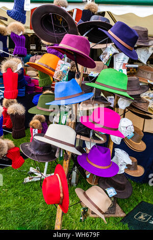 Stand commerciali e punti vendita alimentari a Chatsworth House Country Fair 2019,Peak District,Derbyshire.England Regno Unito Foto Stock