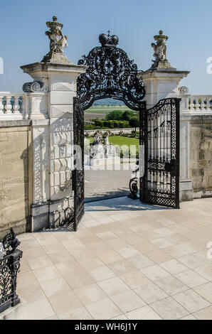 Immergetevi nel mondo affascinante del Barocco. Lascia che la bellezza del Principe Eugenio's Country Estate Schloss Hof opera la sua magia speciale! Foto Stock