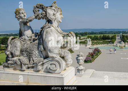 Immergetevi nel mondo affascinante del Barocco. Lascia che la bellezza del Principe Eugenio's Country Estate Schloss Hof opera la sua magia speciale! Foto Stock