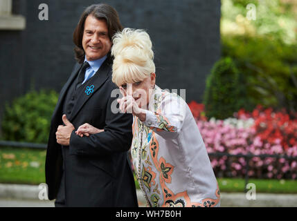 Londra, Regno Unito. 2 Sep, 2019. Barbara Windsor arriva al 10 di Downing Street per incontrare Boris Johnson per aumentare la consapevolezza della demenza cura. Credito: Thomas Bowles/Alamy Live News Foto Stock