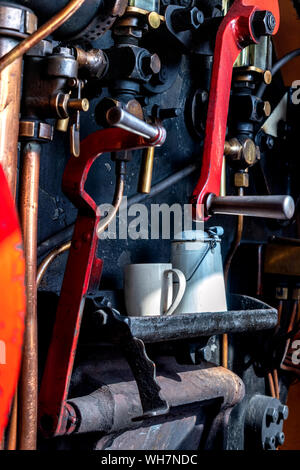 EAST GRINSTEAD, WEST SUSSEX/UK - 30 agosto : Close-up cabina della locomotiva a vapore in East Grinstead West Sussex su 30 Agosto 2019 Foto Stock