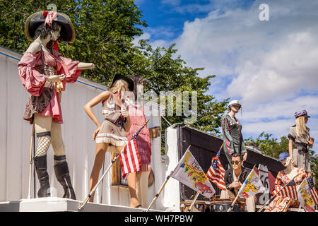 SELIGMAN, Arizona/STATI UNITI D'America - 31 Luglio : manichini su un tetto in Seligman Arizona sulla luglio 31, 2011 Foto Stock