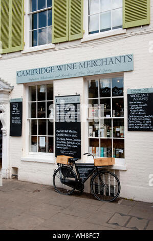 Cambridge commercianti di vino nel centro della città di Cambridge, Inghilterra. Foto Stock