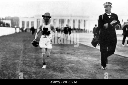 Vincendo la maratona con Prince George della Grecia, 1906 Giochi Olimpici. Foto Stock