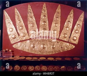 Tiara realizzata per la tomba. Fragile oro (62 e 65cm attraverso). Da la donna della tomba nella tomba superiore Circle, Micene, XVI secolo A.C. Foto Stock
