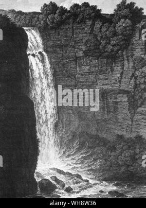 Il fiume Funza cade dall'altopiano vicino a Bogotà in spettacolari cascate Tequendama Foto Stock