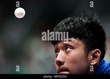 Pechino, Cina. 11 Ago, 2019. Li Hao della delegazione di Shanghai compete durante gli Uomini Squadra Qualification contro Zhang Haoyu della delegazione di Pechino, di tennis da tavolo evento presso il 2° Giochi della Gioventù della Repubblica popolare di Cina a Taiyuan, del nord della Cina nella provincia dello Shanxi su 11 Agosto, 2019. Credito: Xu Chang/Xinhua/Alamy Live News Foto Stock