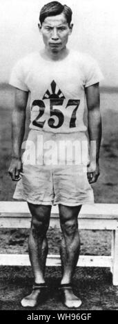 Mikio Oda vincitore del salto triplo. In Giappone la prima medaglia d'oro ai Giochi Olimpici 1928 Amsterdam Foto Stock