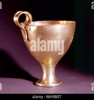 Una sontuosa tazza del vino. Oro battuto. Dalla tomba superiore cerchio a Micene, XVI secolo A.C. Foto Stock