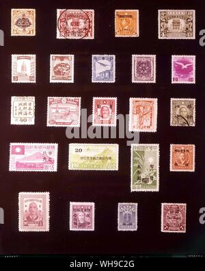 ASIA - province cinesi: (da sinistra a destra) 1. Sinkiang, 1 dollaro, 1915, 2. Yunnan, 1 dollaro, 1929, 3. Cucina Szechwan, 40 centesimi, 1933, 4. Kirin e Heilungchang, 4 centesimi, 1929, 5. Manchukuo, 3 fen, 1934, 6. Manchukuo, 13 fen, 1937, 7. Manchukuo, 39 fen, 1937, 8. Manchukuo, 2,5 fen, 1937, 9. Manchukuo, 2 fen, 1940, 10. Manchukuo, 40 fen, 1944, 11. Kwangtung, 3 sen, 1936, 12. Kwangtung, 30 centesimi, 1942, 13. Mengkiang, 4 centesimi, 1943, 14. Cina del nord, 4 centesimi, 1942, 15. Shanghai e Nanchino 5 yuan, 1944, 16. Shanghai e Nanchino 20 sen. 1941, 17. Shanghai e Nanchino 30 yuan, 1945, 18. Formosa, 5 sen, Foto Stock