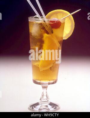 Glasss di una bevanda rinfrescante Foto Stock