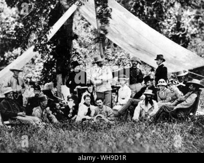 Generale George Armstrong Custer (1839-76) e sua moglie sulla caccia e sulla parte campeggio, 1875. Foto Stock