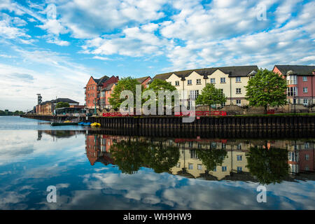 Il Quay (Quayside) in Exeter in mattina presto, Exeter Devon, Inghilterra, Regno Unito, Europa Foto Stock