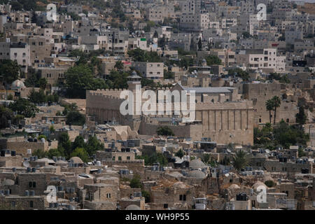 Vista della grotta o Tomba dei patriarchi, noto per gli ebrei come la caverna di Macpela e ai musulmani come santuario di Abramo a Hebron Cisgiordania Israele Foto Stock