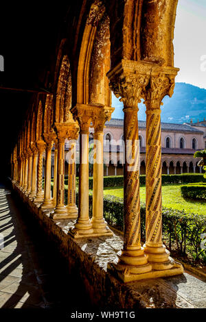 Santa Maria Nuova chiostro del Duomo di Monreale, sicilia, Italia, Europa Foto Stock