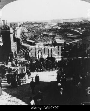 WW1: truppe turche, sconfitti dal generale Allenby nelle colline, ritiro attraverso Gerusalemme. Foto Stock