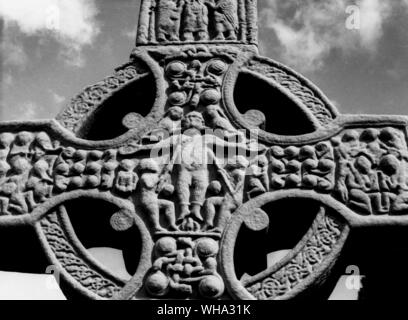 Dettaglio da Muiredach's Cross, Monasterboice, nella contea di Louth, Irlanda. Foto Stock