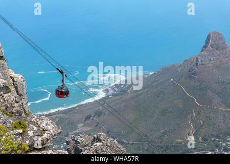 Cabinovia di Table Mountain Funivia salita alla stazione superiore, Table Mountain e Cape Town, Sud Africa Foto Stock