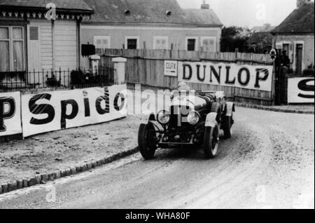 Le Mans 1929. La velocità vincente sei Bentley vecchio numero 1 a Pontlieu Foto Stock